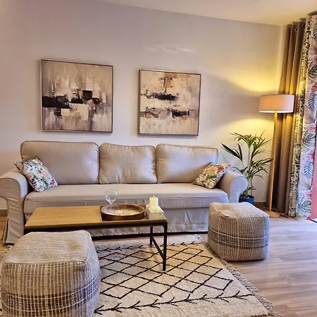 Natalia - Melrose Place Apartment