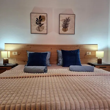 Natalia - Melrose Place Apartment *